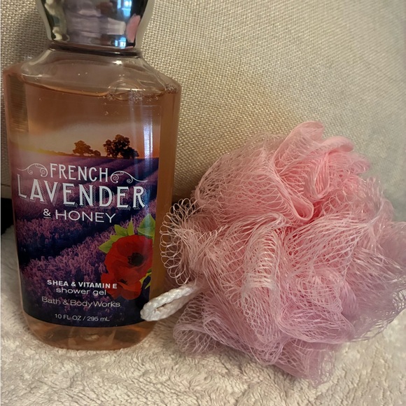 Bath & Body Works French Lavender & Honey Bath/Shower Gel - Picture 2 of 3